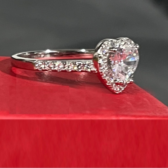 💜 HALO HEART CZ RING IN STERLING SILVER NIB WOMEN’S SIZE 9 💜 - Picture 6 of 9